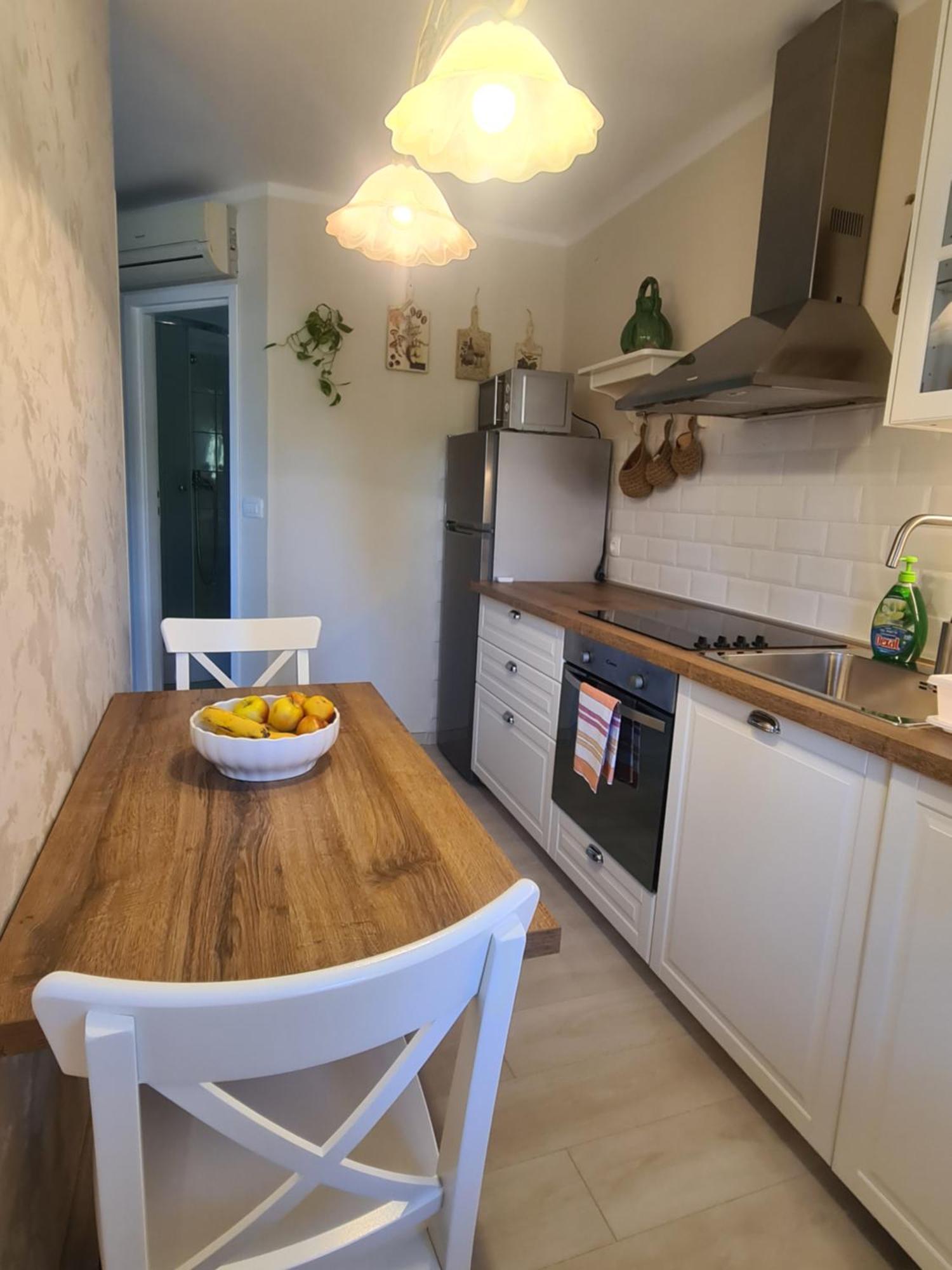 Beach Apartments Lovran Bagian luar foto